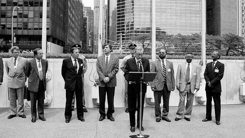 Secretary-General Boutros Boutros-Ghali speaking at the flag raising ceremony of Eritrea with representatives of the Provisional Government of Eritrea and other dignitaries present