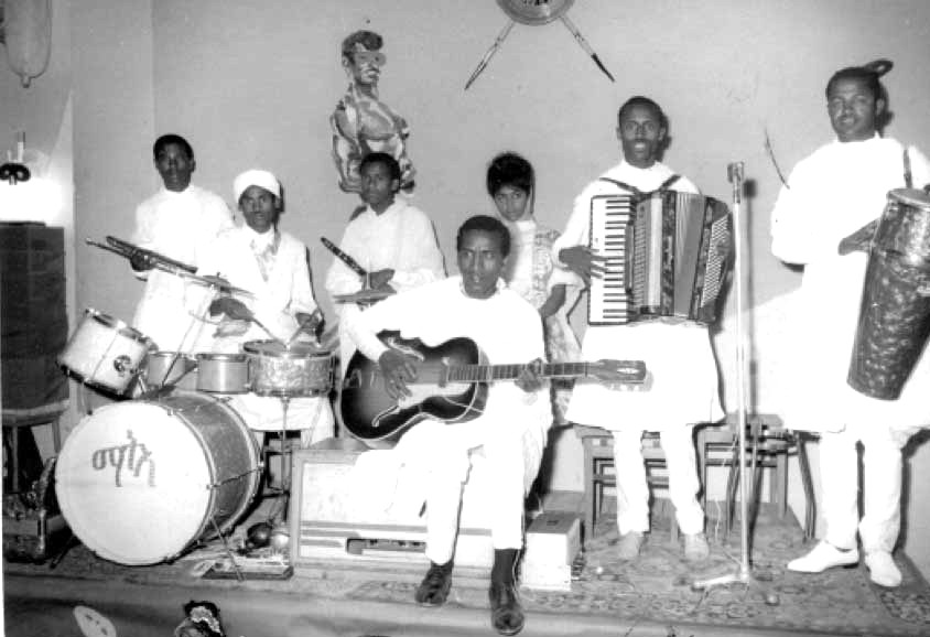 Mat'A members in traditional outfit with Memhr Tewolde Reda)